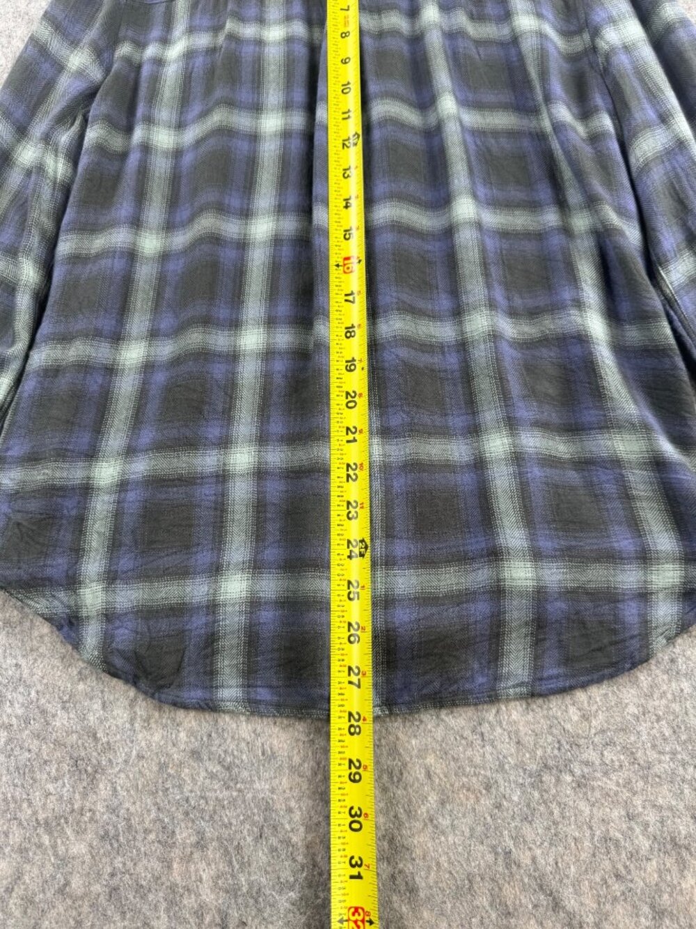 Rails Hunter Plaid Button Up Shirt Sz L Blue Green Rayon Drapey Lightweight - Picture 7 of 9